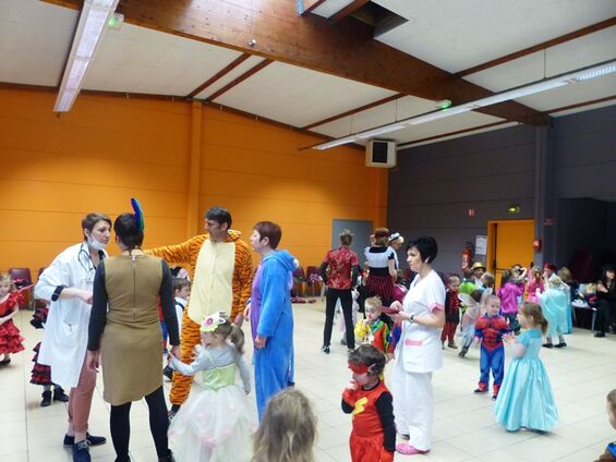 Carnaval 2017 de l'école de Vicq Carnaval 2017 de l'école de Vicq