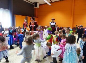 Carnaval 2017 de l'école de Vicq Carnaval 2017 de l'école de Vicq