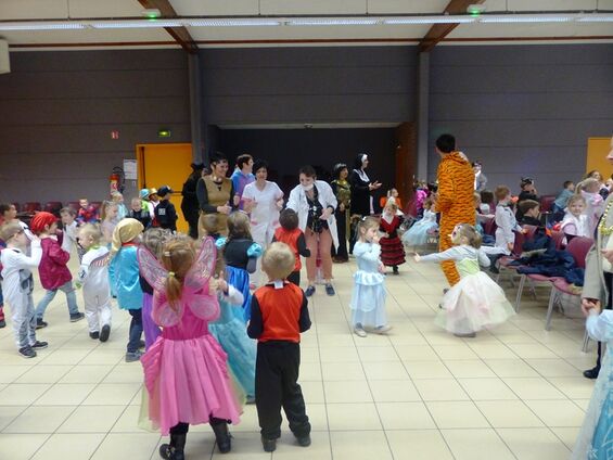 Carnaval 2017 de l'école de Vicq Carnaval 2017 de l'école de Vicq