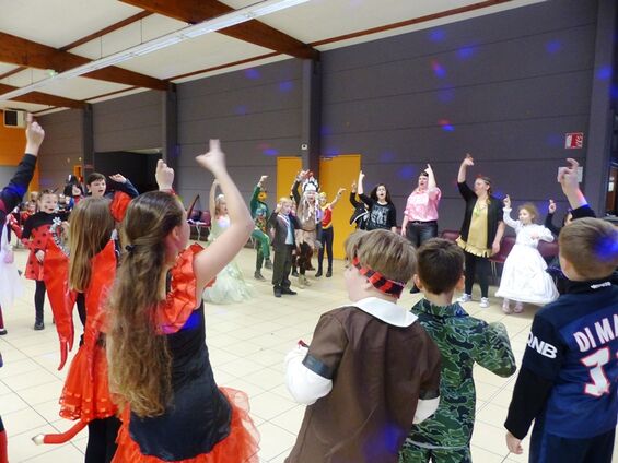 Carnaval 2017 de l'école de Vicq Carnaval 2017 de l'école de Vicq